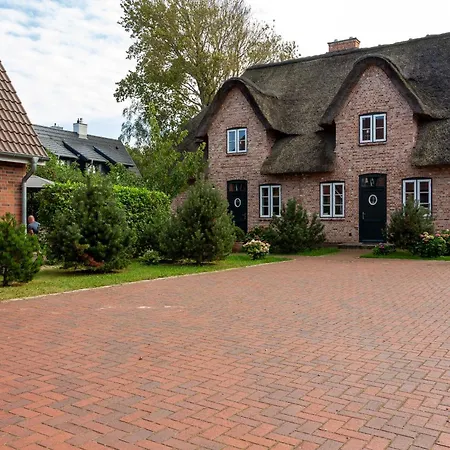 Reetkate & Strohhuette Reetdachhaus Strohhuette Böhl