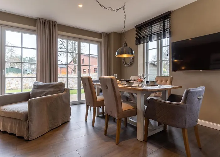 Reetkate & Strohhuette Reetdachhaus Strohhuette Böhl