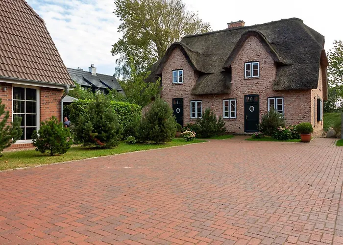 Reetkate & Strohhuette Reetdachhaus Strohhuette Böhl